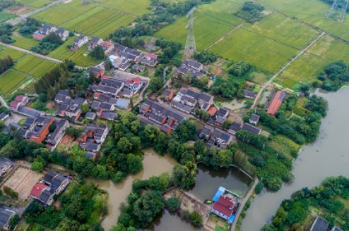 农村征地律师回答农民进城落户必须退出宅基地吗
