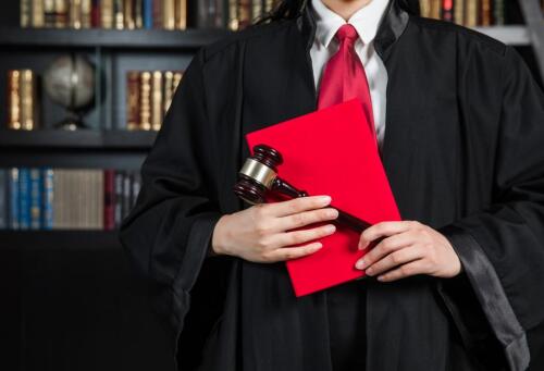 【胜诉故事】百年祖屋被打成危房糟强拆，冠领律师料事在先驳倒对方-2