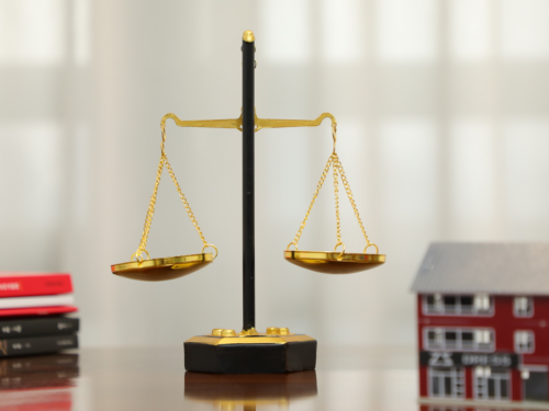 千平房屋被指违建强拆，拆迁补偿诉求如何突破时效障碍维权