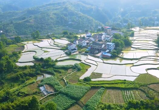 北京冠领律所征地补偿律师：农村征地拆迁补偿标准